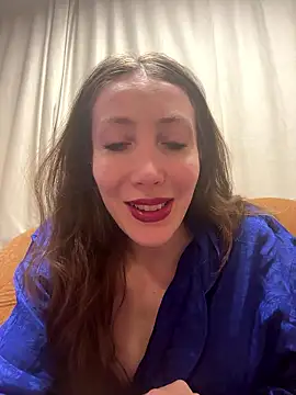 HellaryTourent online show from January 18, 2026, 2:54 pm