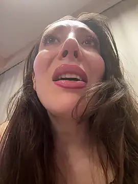 HellaryTourent online show from February 2, 2026, 6:50 pm