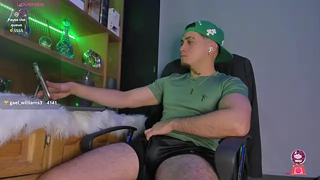 Gael williams1 online show from October 14, 2025, 7:25 pm