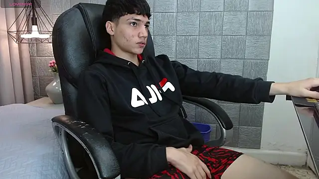 SamBlack  online show from April 11, 2026, 8:02 pm