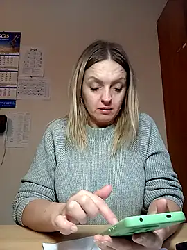 Ami Foxy online show from November 24, 2025, 9:31 am