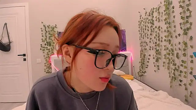 yuna loon online show from November 18, 2025, 3:49 pm