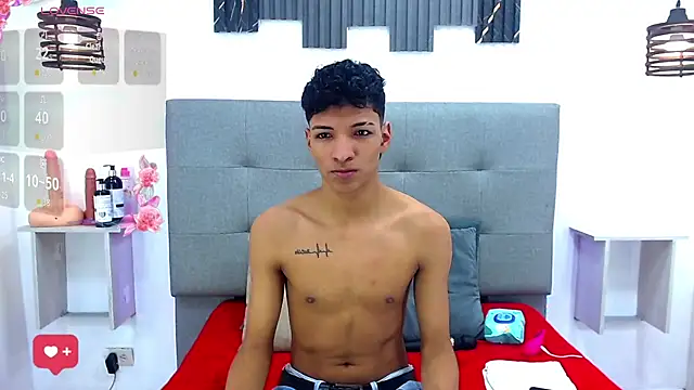 Snapshot of Rick_Wade chatting on November 25, 2025, 4:01 am Rick Wade online show from November 25, 2025, 4:01 am