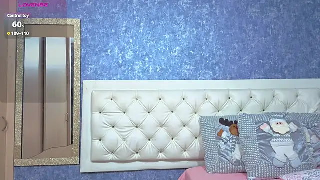 yulissa girls online show from December 18, 2025, 12:00 pm