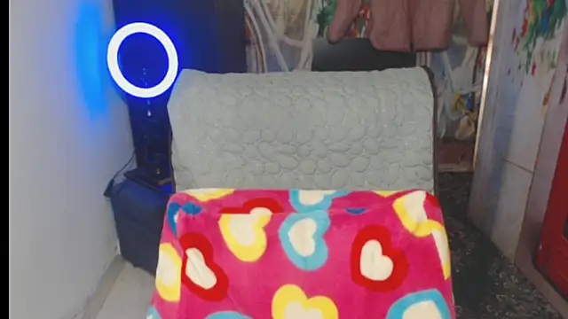 Milf Valeria online show from November 19, 2025, 4:07 pm