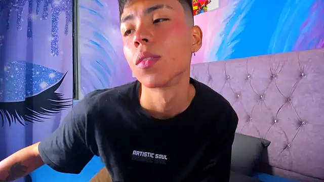 MaxiWildd online show from October 24, 2025, 1:07 pm