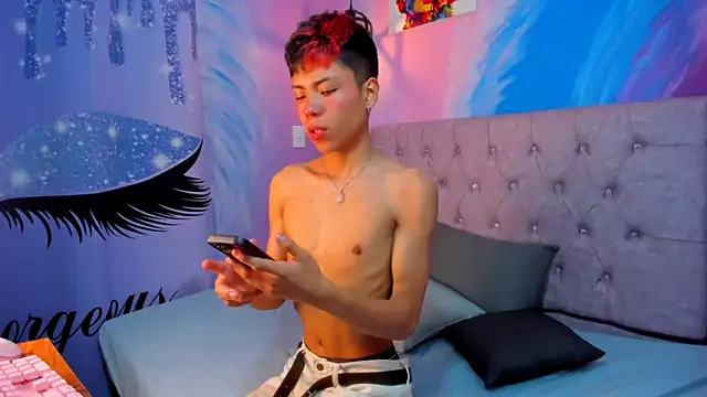 MaxiWildd online show from November 5, 2025, 1:00 pm