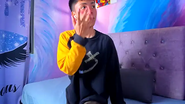 MaxiWildd online show from December 5, 2025, 12:58 pm