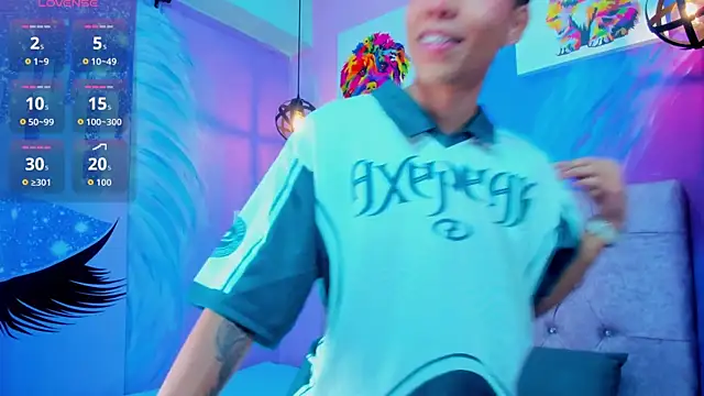 MaxiWildd online show from March 30, 2026, 6:42 pm