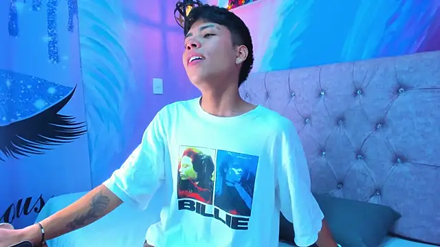 MaxiWildd online show from April 14, 2026, 1:28 pm