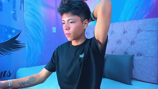 MaxiWildd online show from June 3, 2026, 1:03 pm