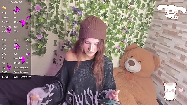 Amy Moonlight online show from April 27, 2026, 9:02 pm