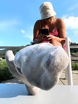 Snapshot of Teafeet chatting on July 22, 2026, 3:59 pm Teafeet online show from July 22, 2026, 3:59 pm