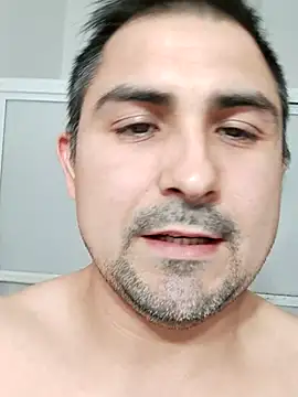 Snapshot of Bradd_32 chatting on October 2, 2025, 12:50 am Bradd 32 online show from October 2, 2025, 12:50 am