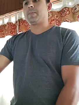 Snapshot of Bradd_32 chatting on February 8, 2026, 12:08 pm Bradd 32 online show from February 8, 2026, 12:08 pm