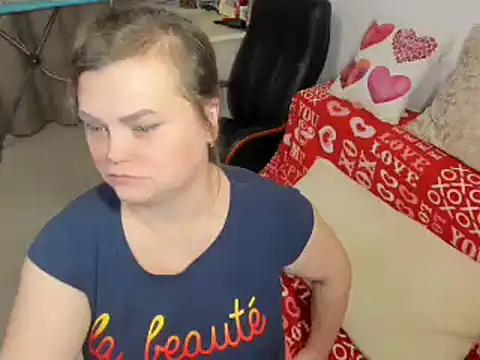 Snapshot of MildMature chatting on December 13, 2024, 1:04 am MildMature online show from December 13, 2024, 1:04 am