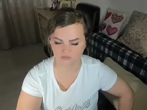 Snapshot of MildMature chatting on December 30, 2024, 12:32 am MildMature online show from December 30, 2024, 12:32 am