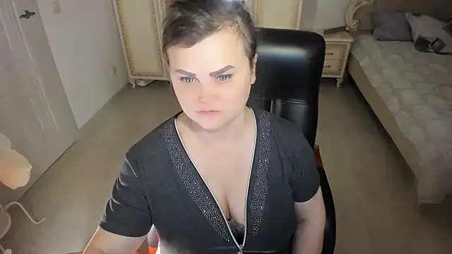 Snapshot of MildMature chatting on March 7, 2025, 4:02 am MildMature online show from March 7, 2025, 4:02 am