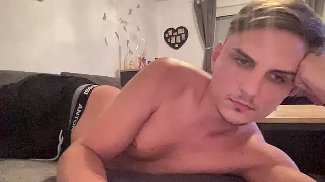 Sweetbooy90 online show from September 21, 2025, 3:13 pm