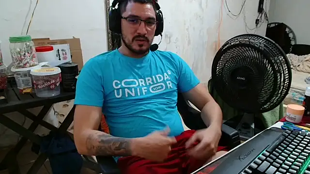 Leonino231 online show from November 17, 2025, 6:03 pm