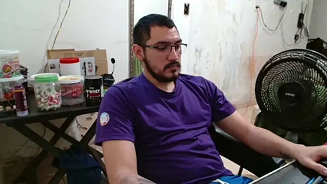 Leonino231 online show from November 27, 2025, 5:26 pm