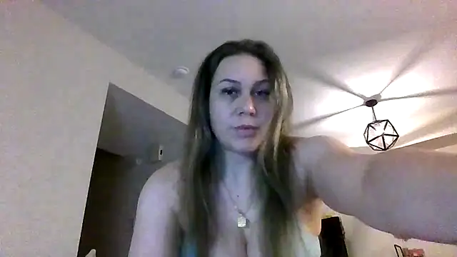 Snapshot of thedevinemama chatting on June 13, 2026, 3:26 am thedevinemama online show from June 13, 2026, 3:26 am