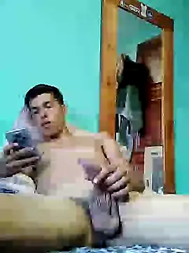 frankitocam4 online show from February 8, 2026, 10:24 pm