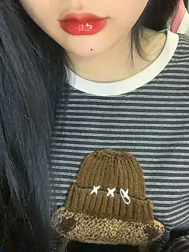 Linhtruong  online show from February 11, 2026, 4:28 am