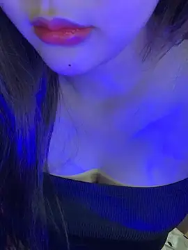 Snapshot of Linhtruong_ chatting on April 12, 2026, 12:10 pm Linhtruong online show from April 12, 2026, 12:10 pm