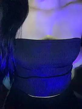 Snapshot of Linhtruong_ chatting on May 7, 2026, 4:07 am Linhtruong online show from May 7, 2026, 4:07 am