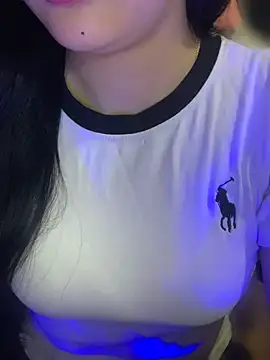 Snapshot of Linhtruong_ chatting on May 8, 2026, 11:15 am Linhtruong online show from May 8, 2026, 11:15 am