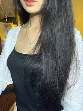 Nhinhi18 online show from March 13, 2026, 3:40 pm