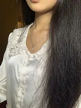 Nhinhi18 online show from March 26, 2026, 3:39 pm