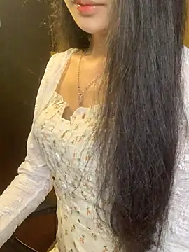 Nhinhi18 online show from April 13, 2026, 2:11 pm