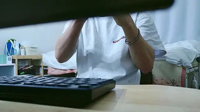 C-4bomb online show from March 11, 2026, 1:11 am