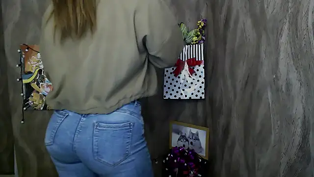 Linda S  online show from October 7, 2025, 11:18 am