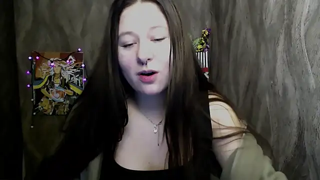 Linda S  online show from November 18, 2025, 5:17 pm