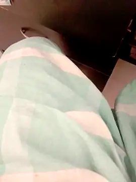 hackyourpussyxh online show from May 6, 2026, 5:35 am