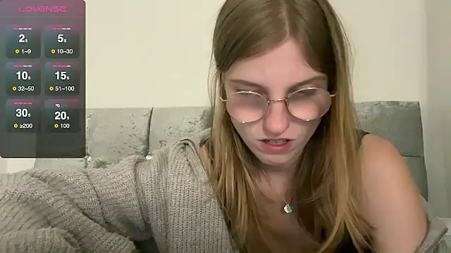 BustyKellyXXX online show from October 11, 2025, 6:17 pm