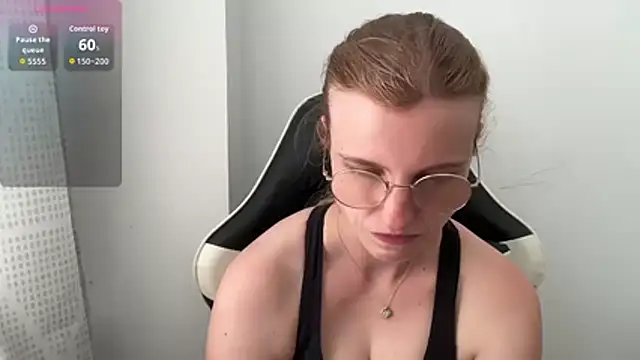 BustyKellyXXX online show from June 24, 2026, 1:21 pm