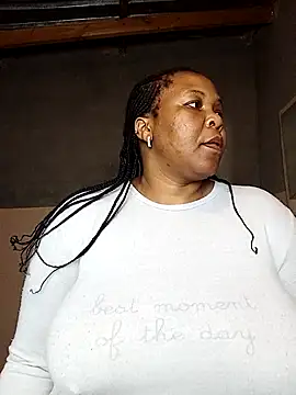 Snapshot of Moretl chatting on October 30, 2025, 10:32 pm Moretl online show from October 30, 2025, 10:32 pm