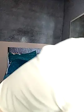 Snapshot of Moretl chatting on November 22, 2025, 8:19 pm Moretl online show from November 22, 2025, 8:19 pm