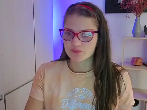 Camila-ventura online show from November 16, 2025, 8:36 pm