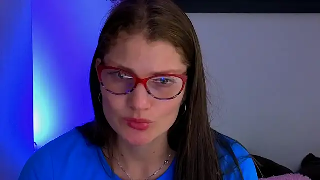 Camila-ventura online show from December 3, 2025, 7:56 pm