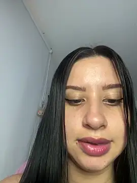 lucy grey25 online show from February 8, 2026, 9:18 pm