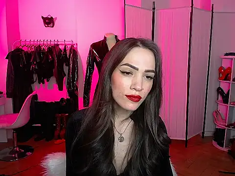 AlienaMoore online show from March 4, 2026, 4:57 pm