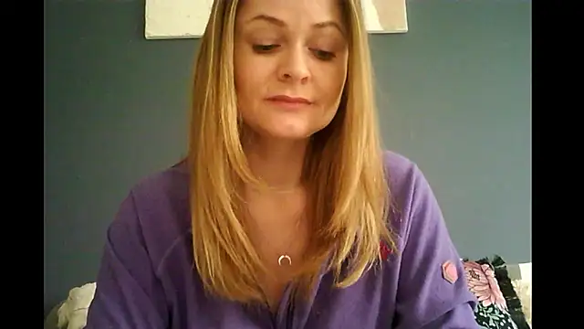 Ginger-bb online show from April 7, 2026, 6:25 am