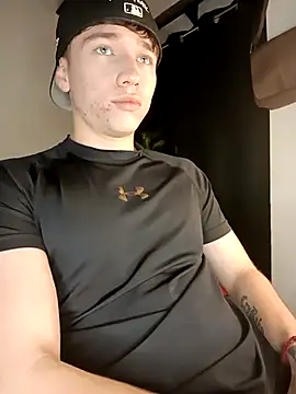 Snapshot of Logan_sixxer chatting on September 21, 2025, 10:55 pm Logan sixxer online show from September 21, 2025, 10:55 pm