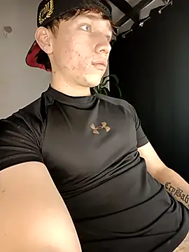 Snapshot of Logan_sixxer chatting on October 18, 2025, 8:42 pm Logan sixxer online show from October 18, 2025, 8:42 pm