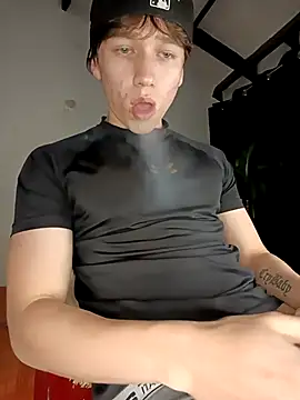 Snapshot of Logan_sixxer chatting on December 5, 2025, 2:53 am Logan sixxer online show from December 5, 2025, 2:53 am